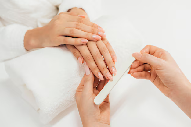 Hands, feet and waxing — Institut Esthederm