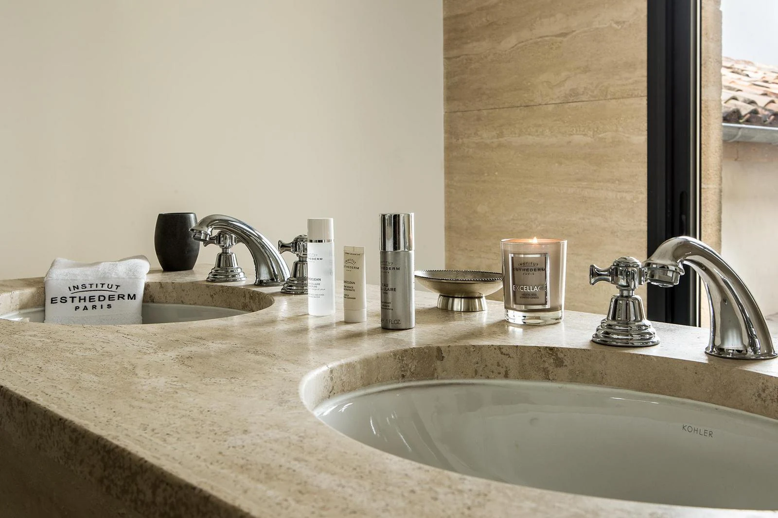 Suite Château — détail de la baignoire